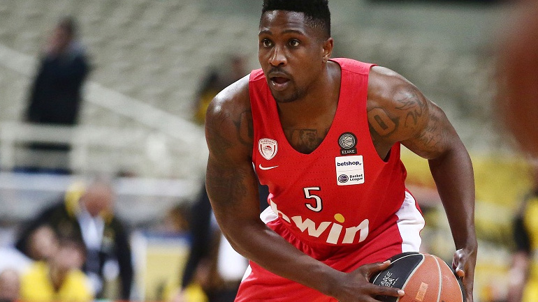 Το πρώτο καλάθι του Γουίλ Τσέρι με τη φανέλα του Ολυμπιακού