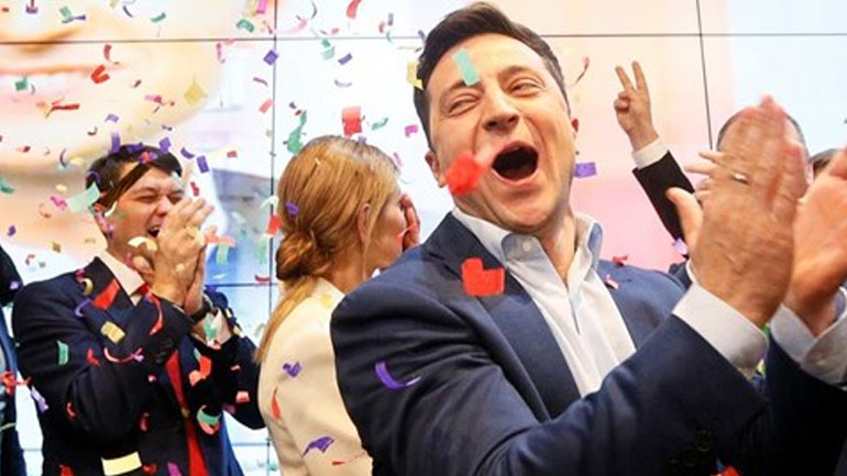 Ουκρανία: Ηττήθηκε ο Πέτρο Ποροσένκο – Ο κωμικός Βολοντίμιρ Ζελένσκι νέος πρόεδρος της χώρας