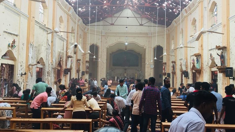 Σρι Λάνκα: Στους 215 οι νεκροί, οκτώ συλλήψεις για τις βομβιστικές επιθέσεις Σρι Λάνκα: Στους 215 οι νεκροί, οκτώ συλλήψεις για τις βομβιστικές επιθέσεις