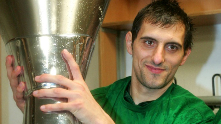 O Παναθηναϊκός βραβεύει τον Νίκο Χατζηβρέττα στο ματς με τη Ρεάλ Μαδρίτης