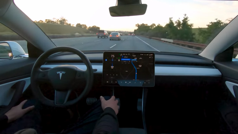 Η Tesla παρουσίασε το πρώτο πλήρως αυτόνομο αυτοκίνητο