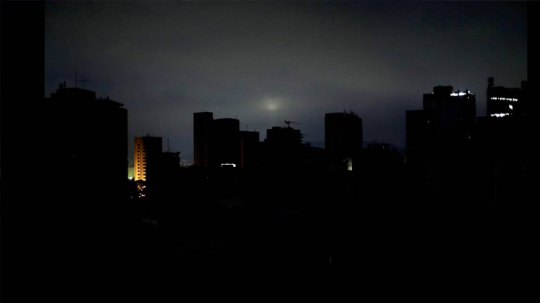 Βενεζουέλα: Μείωση του ωραρίου εργασίας για τον περιορισμό κατανάλωσης ρεύματος