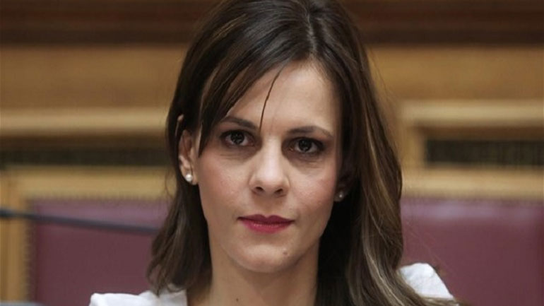 Αχτσιόγλου: Μετά την έξοδο από τα μνημόνια, η δημόσια συζήτηση επικεντρώνεται σε πραγματικές παροχές