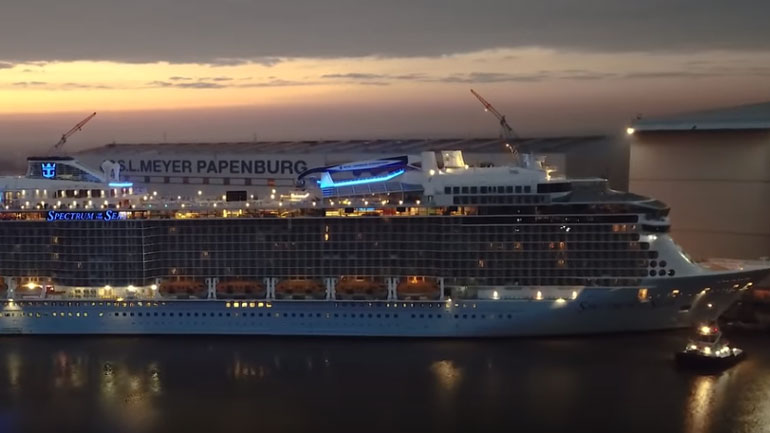 Στον Πειραιά το μεγαλύτερο κρουαζιερόπλοιο στον κόσμο