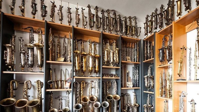 Ιταλία: Μουσικόφιλοι διαρρήκτες άρπαξαν 35 σαξόφωνα ενός γνωστού συλλέκτη μουσικών οργάνων