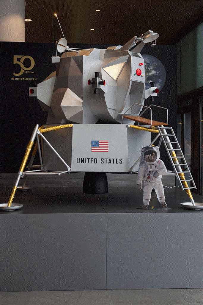 Το αντίγραφο (σε κλίμακα 1:3) της σεληνακάτου “Eagle”, της πρώτης αποστολής στη Σελήνη το 1969. ´Ενα ντοκουμέντο εποχής, για το πρώτο αστρασφαλιστήριο στα παγκόσμια ασφαλιστικά χρονικά, που είχε εκτεθεί στην πλατεία Συντάγματος πριν 50 χρόνια