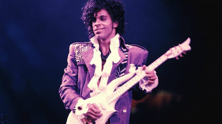 Η ημιτελής αυτοβιογραφία του Prince θα κυκλοφορήσει τον προσεχή Οκτώβριο