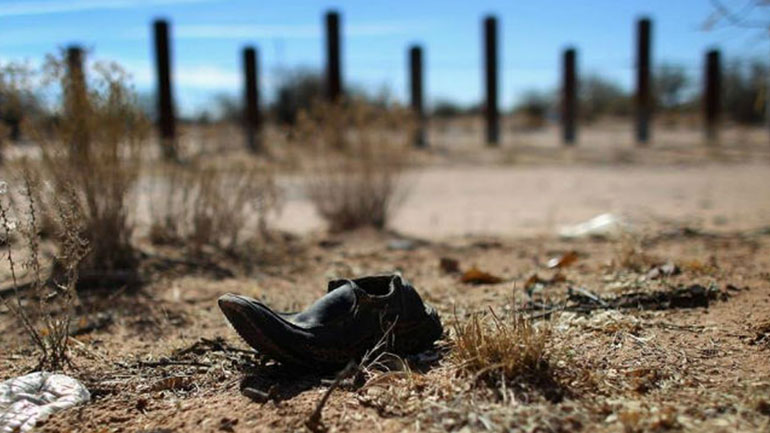 Ένα τρίχρονο αγοράκι βρέθηκε να περιφέρεται μόνο του στα σύνορα των ΗΠΑ με το Μεξικό