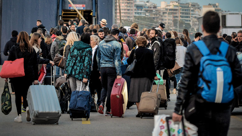 Αυξημένη η κίνηση στο λιμάνι του Πειραιά