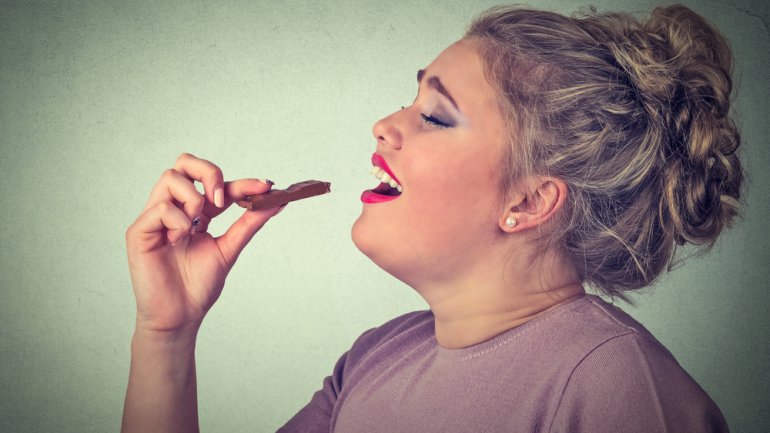 Η νευροβιολογία της μάσας: Γιατί δεν μπορείτε να σταματήσετε όταν τρώτε κάτι νόστιμο