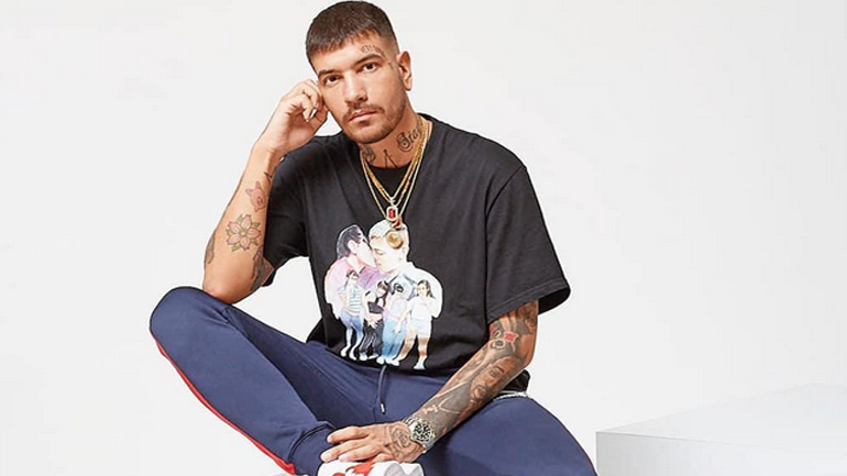 SNIK: Ο κορυφαίος ράπερ της Ελλάδας επιστρέφει με το νέο single «Monos Mou»