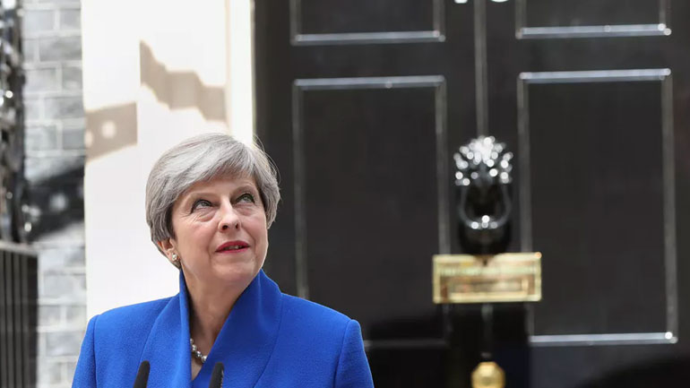 Η Μέι υποστηρίζει την ανάγκη για μια ισχυρή πολιτική ηγεσία στην Β. Ιρλανδία