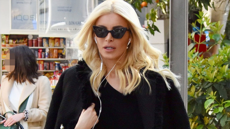 Κατερίνα Καινούργιου: Βόλτα στα σοκάκια της Μυκόνου!