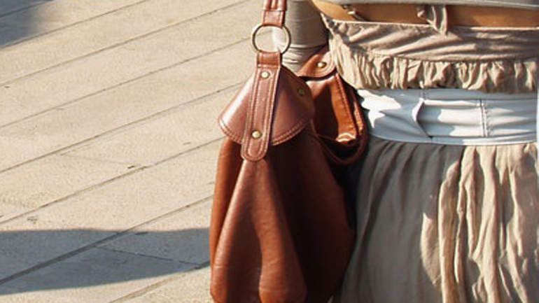 Γωνία Αδριανού και  «χρυσοδάκτυλων»…   