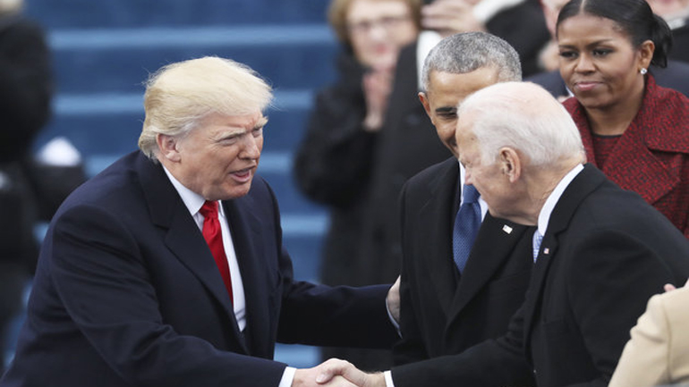 Τραμπ – Μπάιντεν: Μονομαχία για το ποιος είναι… νεότερος
