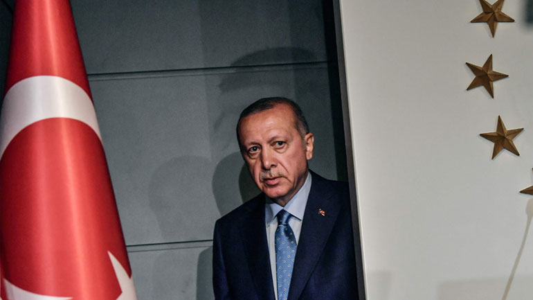 Τουρκία: Ο Ερντογάν θα αντιμετωπίσει τους εσωκομματικούς αντιπάλους του για την απόδοση ευθυνών