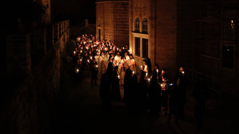 Κατάνυξη και δέος στην Ακολουθία του Επιταφίου  της Μονής Ξενοφώντος στο Άγιον Όρος