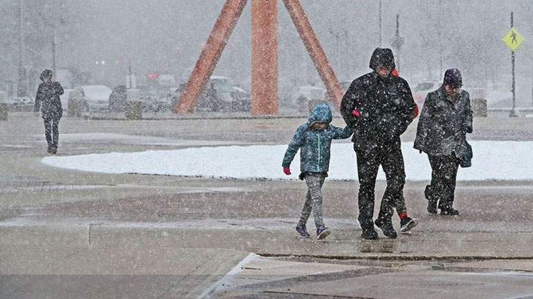 ΗΠΑ: Χιονοθύελλα έπληξε το Σικάγο, ματαιώθηκαν εκατοντάδες πτήσεις