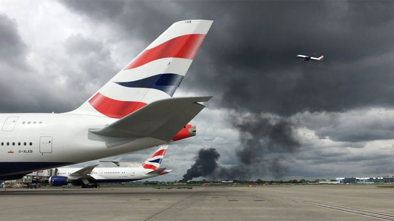 Πυρκαγιά κοντά στο αεροδρόμιο Χίθροου του Λονδίνου
