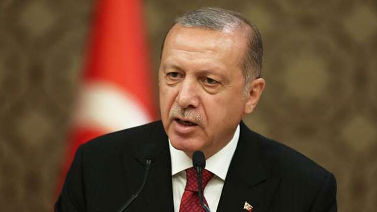 Ο Ερντογάν καταδικάζει την «απόπειρα πραξικοπήματος» στη Βενεζουέλα μέσω Twitter