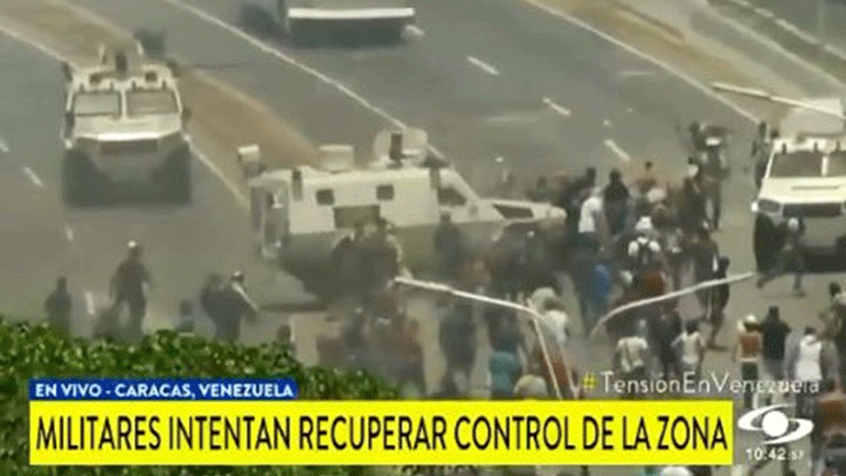 Συγκρούσεις στη Βενεζουέλα – Όχημα της Εθνοφρουράς παρέσυρε διαδηλωτές