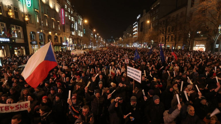 Τσεχία: Χιλιάδες πολίτες διαδήλωσαν μία ημέρα πριν διοριστεί νέα υπουργός Δικαιοσύνης