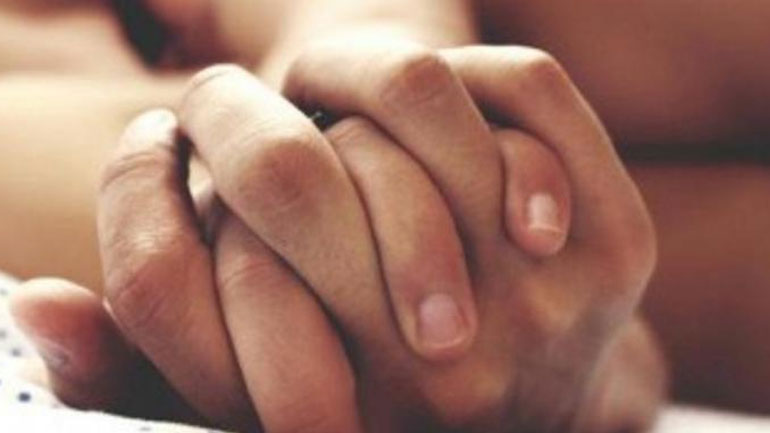 Τα πρωτότοκα παιδιά είναι πιο πιθανό να μάθουν για το σεξ από τους γονείς