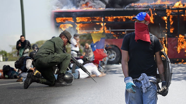 Κρίσιμες ώρες στο Καράκας