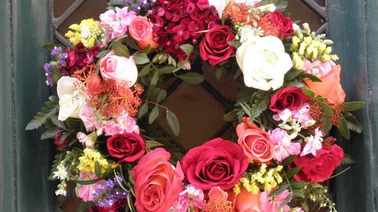 DIY: Φτιάξτε εύκολα στεφάνι για την Πρωτομαγιά μαζί με τα παιδιά σας!