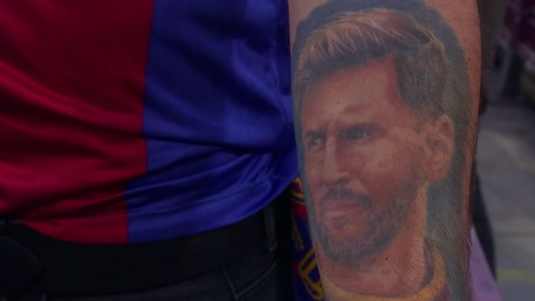 Το εντυπωσιακό τατουάζ φίλου της Μπαρτσελόνα με το πρόσωπο του Μέσι!