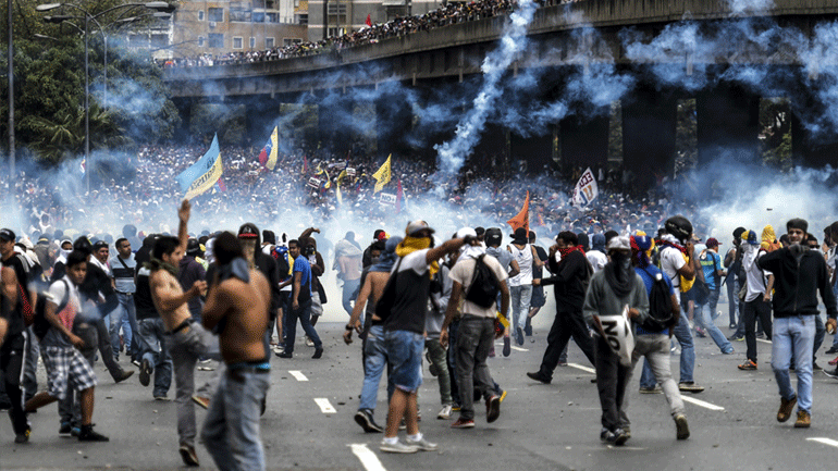 Βενεζουέλα: Στους τέσσερις οι νεκροί στις αντικυβερνητικές διαδηλώσεις