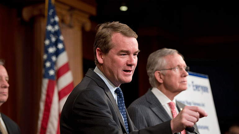 ΗΠΑ: Ο Μάικλ Μπένετ, 21ος υποψήφιος για το χρίσμα των Δημοκρατικών