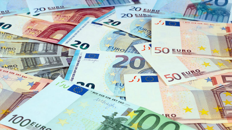 Ενισχύεται το ευρώ έναντι του δολαρίου
