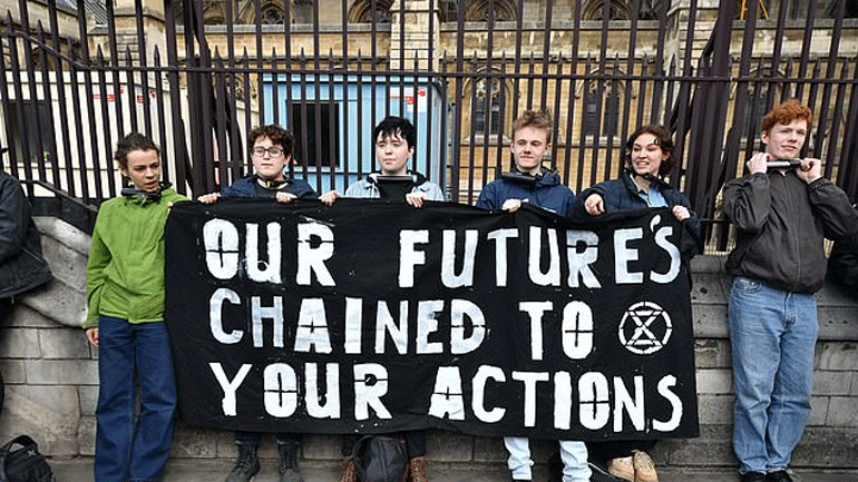 Βρετανία: Νέες διαδηλώσεις εφήβων για την κλιματική αλλαγή