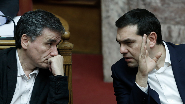 Το Σάββατο “κλειδώνουν” 120 δόσεις και παροχές