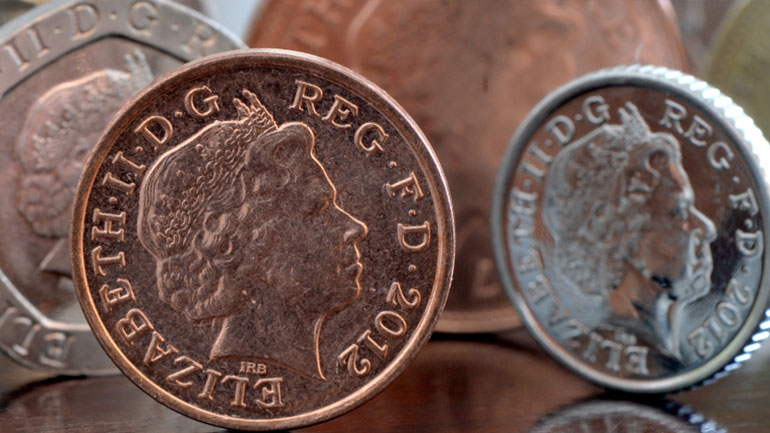 ΥΠΟΙΚ Βρετανίας: Θα παραμείνουν σε κυκλοφορία τα κέρματα μίας και δύο πενών