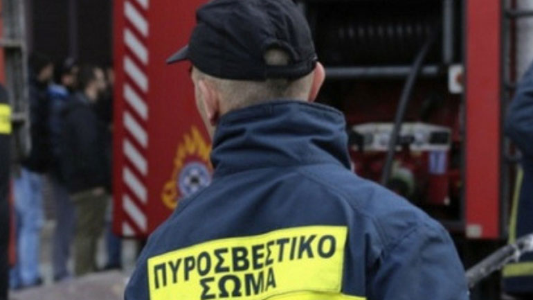 Θεσσαλονίκη: Πυρκαγιά σε εγκαταλελειμμένο κτήριο στην πρώην δομή φιλοξενίας προσφύγων της Softex