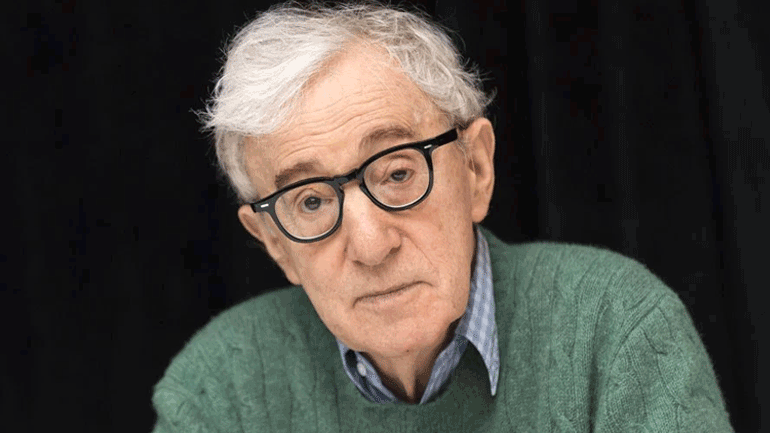 Γούντι Άλεν: Μετά τις κατηγορίες για σεξουαλική κακοποίηση της κόρης του οι εκδοτικοί οίκοι του κλείνουν την πόρτα