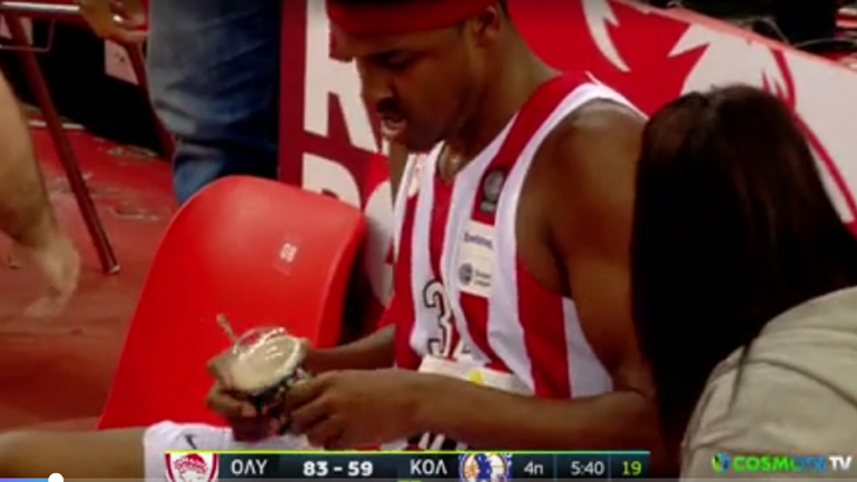 Ο ΛεΝτέι ήπιε… καφέ από φίλαθλο στο ΣΕΦ!