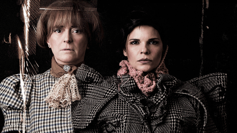 «Ψίθυροι» της Λίλλιαν Χέλλμαν στο Θέατρο Αθηνών