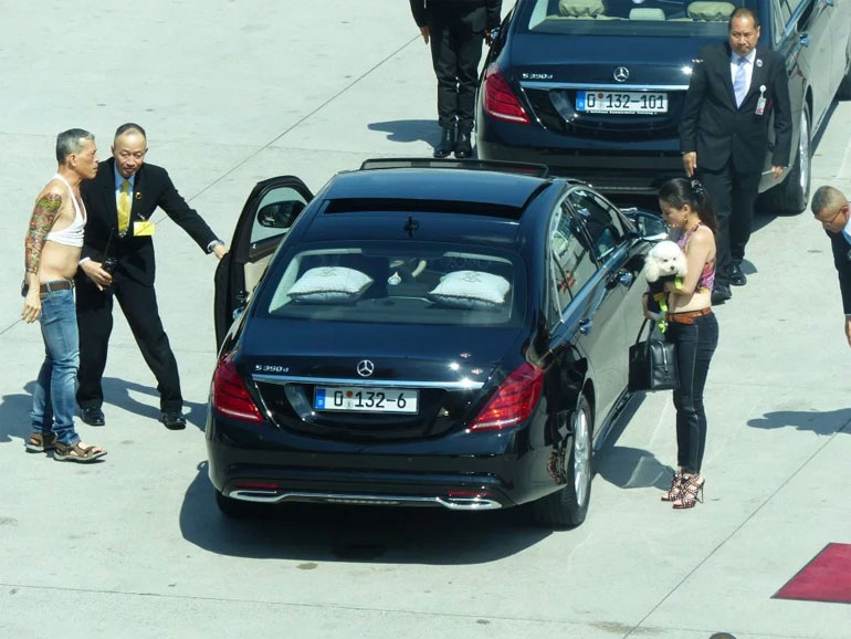 Ο Μάχα στο αεροδρόμιο του Μονάχου 