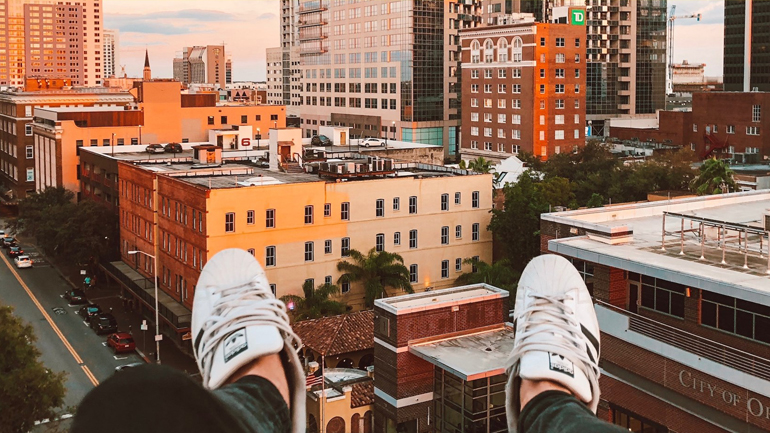 Urban hiking: Η αστική πεζοπορία καίει τρελές θερμίδες, χωρίς να το καταλαβαίνεις!