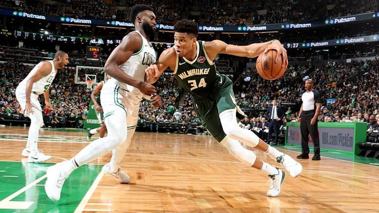 Ο Γιάννης Αντετοκούνμπο άλωσε τη Βοστώνη και οδηγεί τους Μπακς στον τελικό