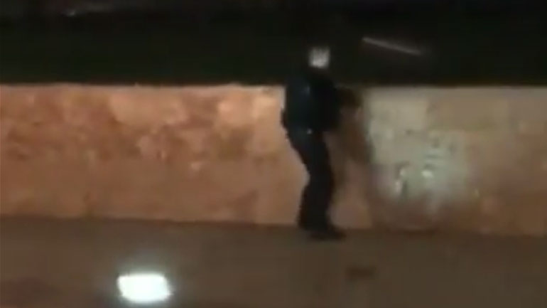 Συναγερμός με άνδρα που κρατούσε πιστόλι στον Λευκό Πύργο – Διαπιστώθηκε πως ήταν ψεύτικο