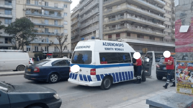 Σύγκρουση μεταξύ ασθενοφόρου και Ι.Χ. στο κέντρο της Θεσσαλονίκης 