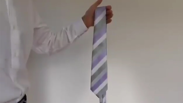 Ο πιο εύκολος τρόπος να δέσεις μια γραβάτα