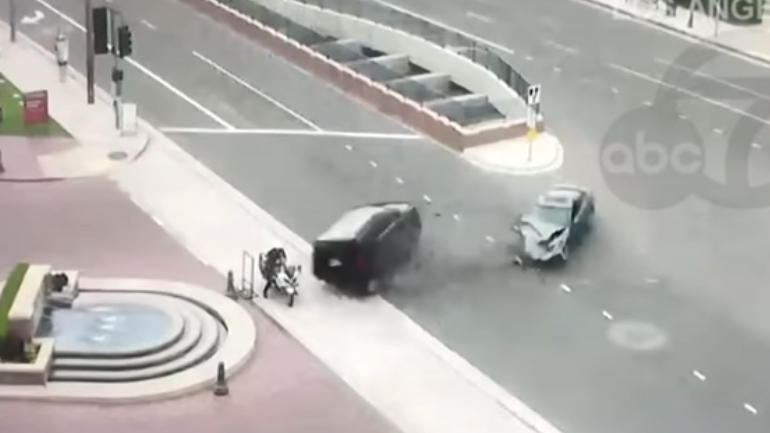 SUV παρασύρει αστυνομικό!