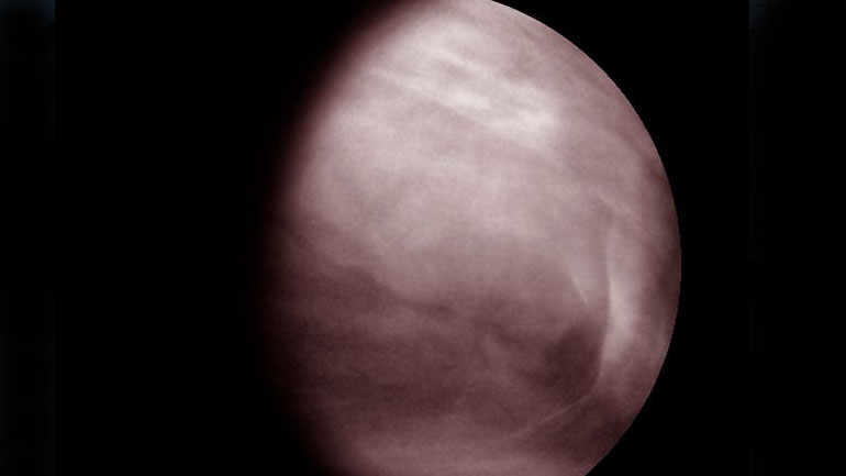 Επιστήμονες έριξαν μια βαθύτερη ματιά στα μεσαία σύννεφα της Αφροδίτης