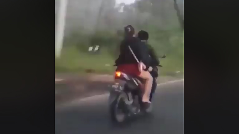 Κάποιες φορές η.. παντόφλα δεν αποφεύγεται Κάποιες φορές η.. παντόφλα δεν αποφεύγεται