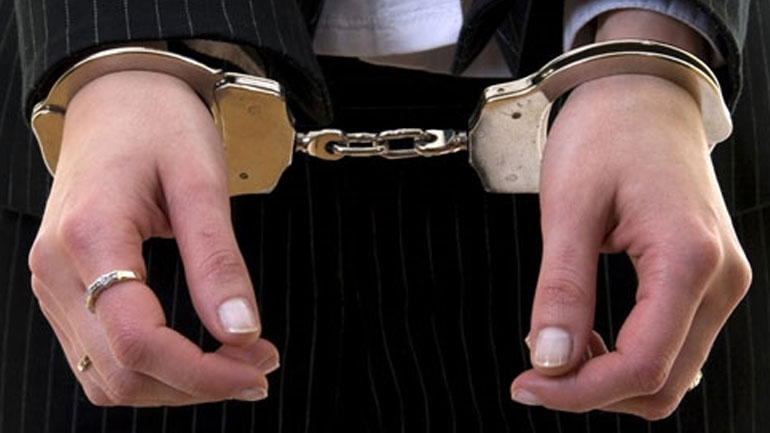 Συνελήφθη γυναίκα με μεγάλα χρέη προς το Δημόσιο